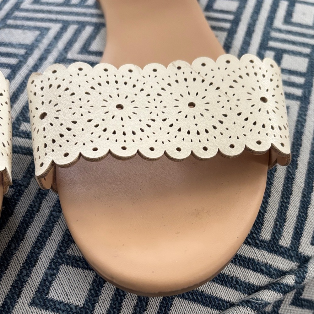 Old Navy Women's Tan and Cream Sandals, Size 9, good used condition - Picture 4 of 10